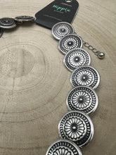Load image into Gallery viewer, Overlapping Concho Necklace - 18 inch