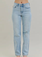 Load image into Gallery viewer, Judy Blue Light Wash Distressed Jeans
