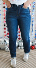 Load image into Gallery viewer, Judy Blue Dark Wash Skinny Jeans
