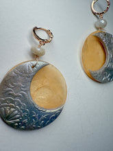 Load image into Gallery viewer, Moondust
