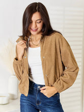 Load image into Gallery viewer, Textured Tan Jacket With Button Snaps

