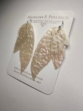 Load image into Gallery viewer, Wing109
