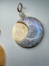 Load image into Gallery viewer, Moondust
