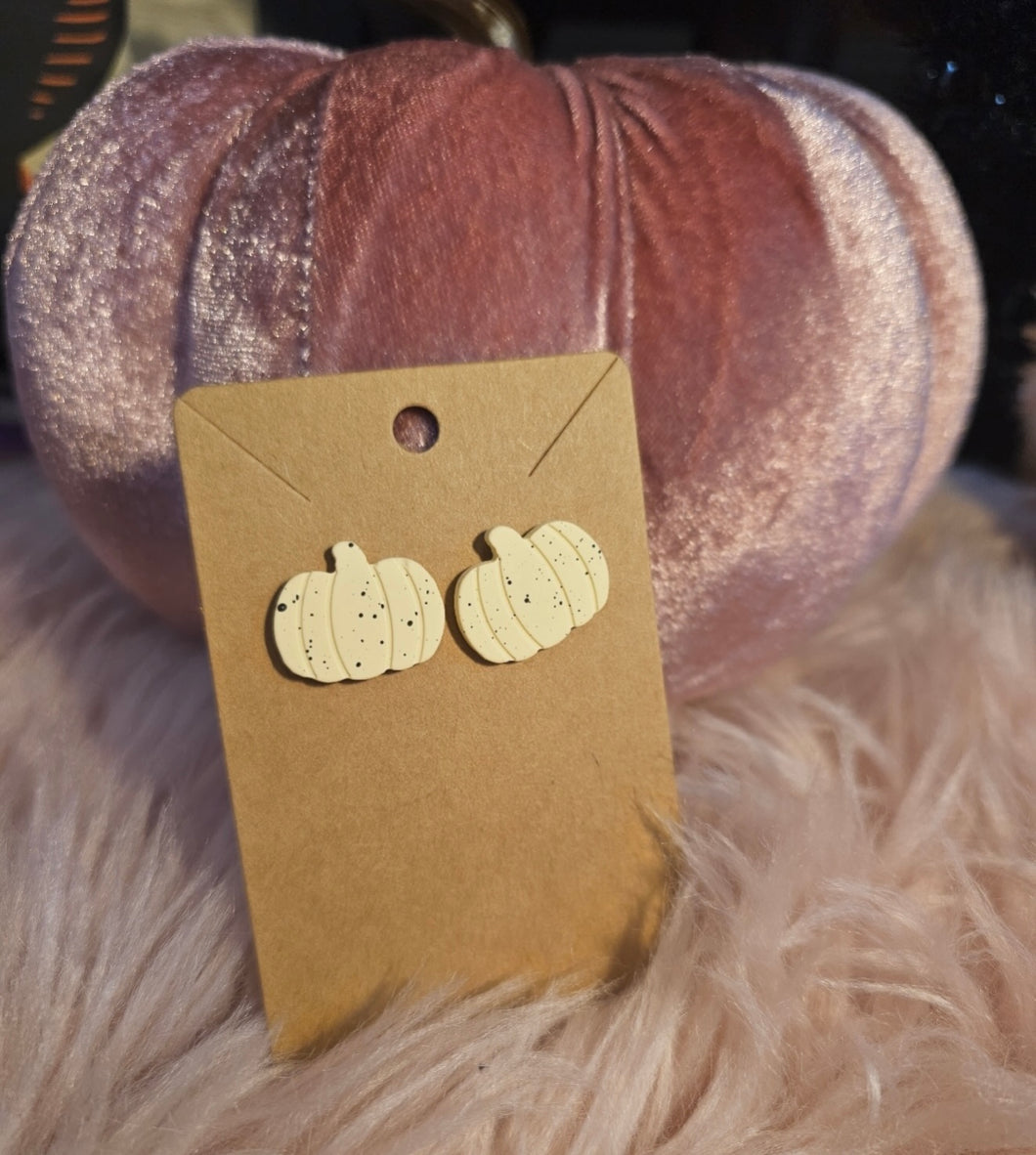 Cream Speckled Pumpkin Studs
