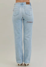 Load image into Gallery viewer, Judy Blue Light Wash Distressed Jeans
