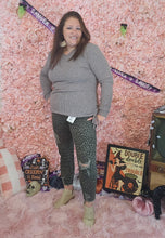 Load image into Gallery viewer, Grey ⚪️ Mauve Ribbed Shirt With Tie Sides
