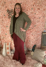 Load image into Gallery viewer, Green 💚 Raindrop 💧 Flowy Cardigan
