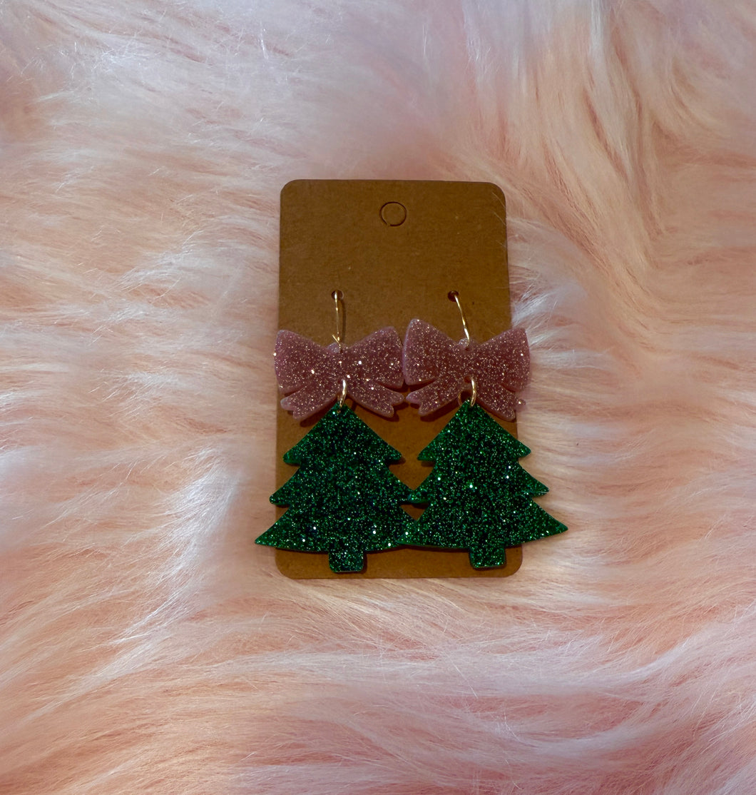 Green Christmas 🎄 Tree  With Pink Bows 🎀