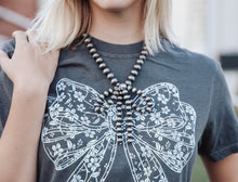 Load image into Gallery viewer, Faux Bow Necklace with Large Faux Pearls - 16 inch
